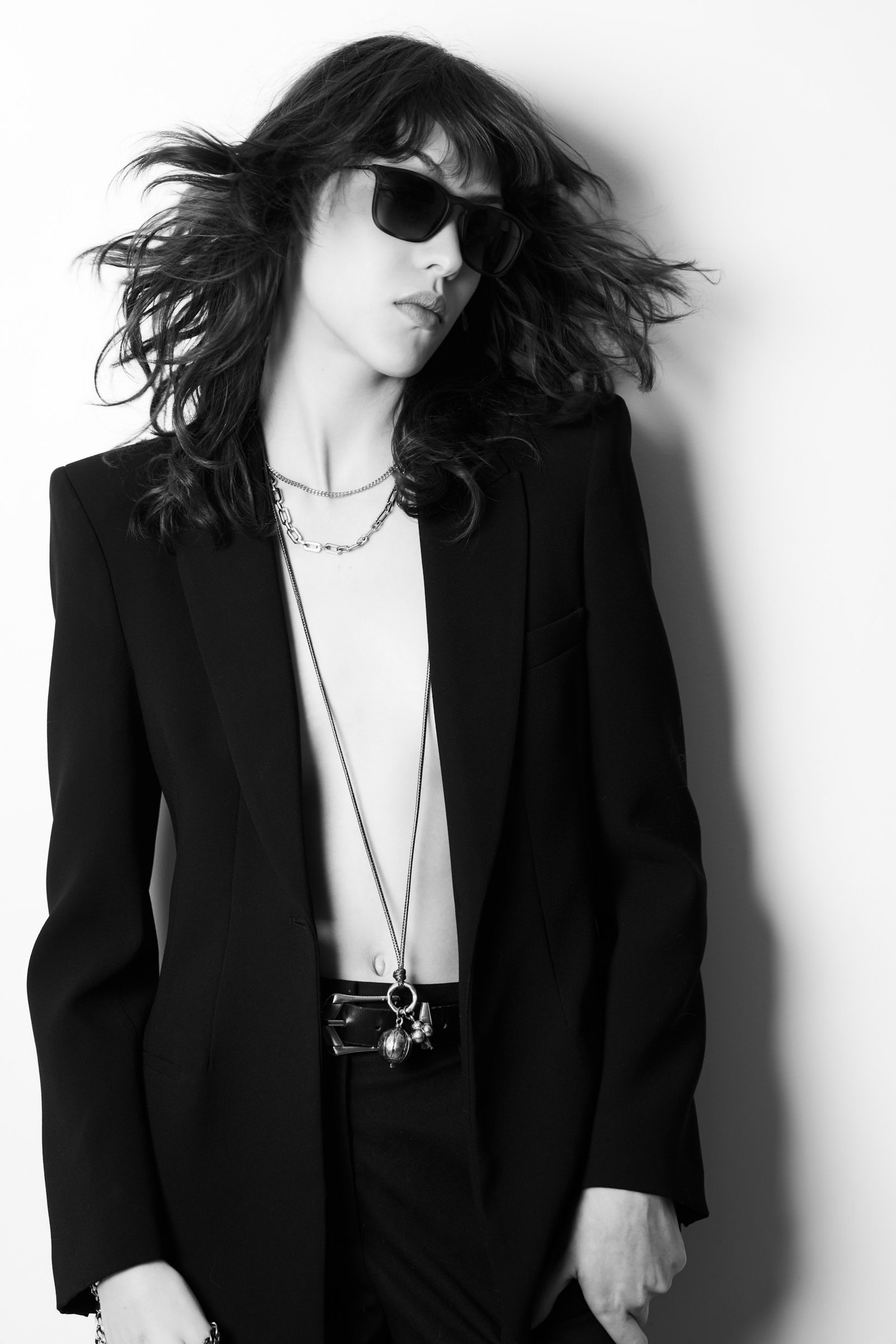 Photo noir et blanc pour book mannequin : gros plan expressif