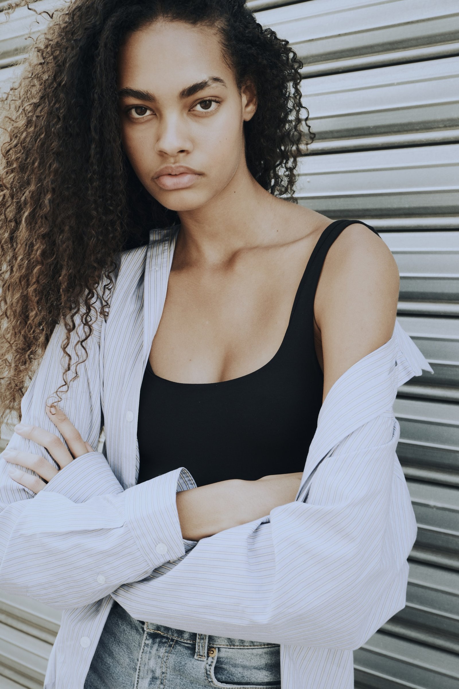 Book photo mannequin en extérieur à Paris : portrait naturel